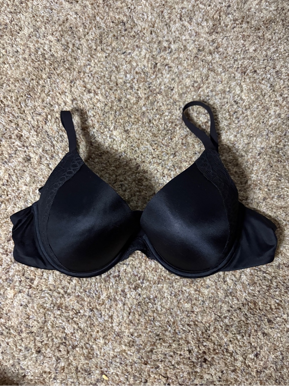 Maidenform Black Comfort Devotion Underwire Bra 38B Lace detail